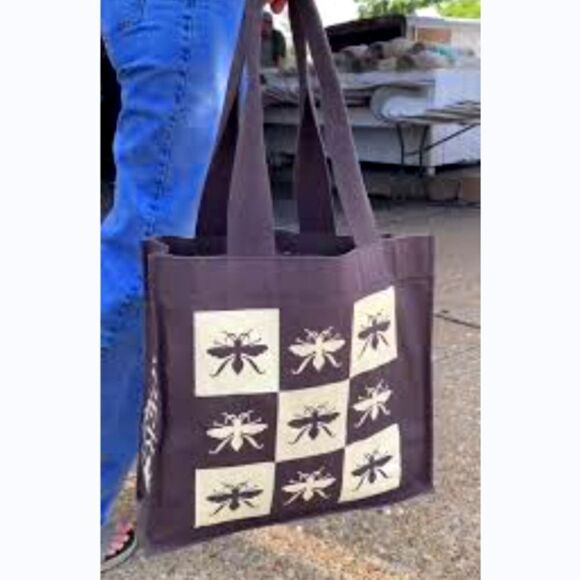 Paper Source Reusable Tote Bag Bees - Picture 1 of 5